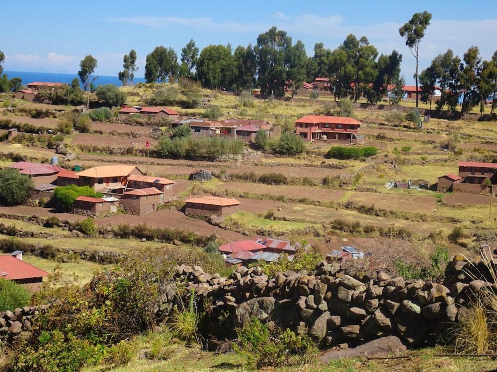 Taquile Hospedaje Mario Huillanopampa Exterior photo