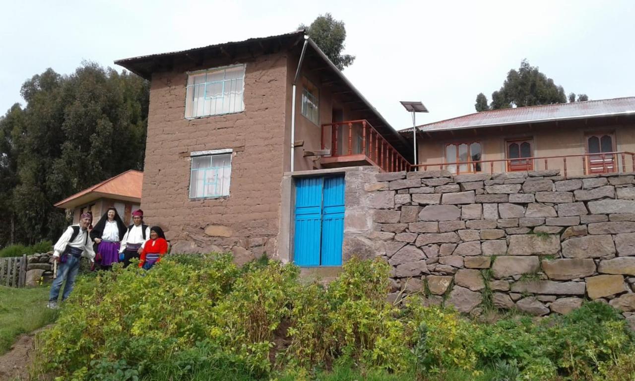 Taquile Hospedaje Mario Huillanopampa Exterior photo